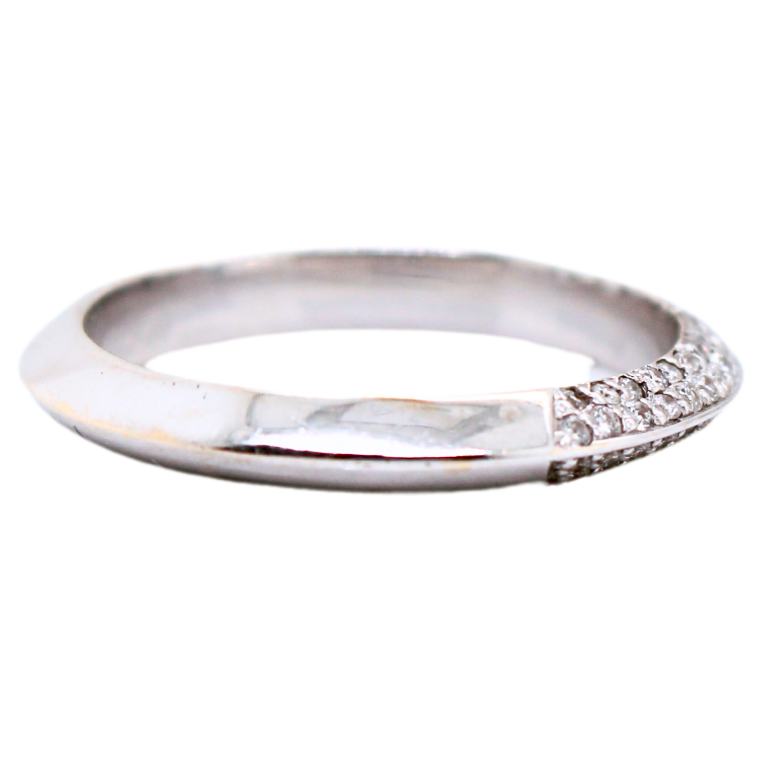 18K White Gold Wedding Band