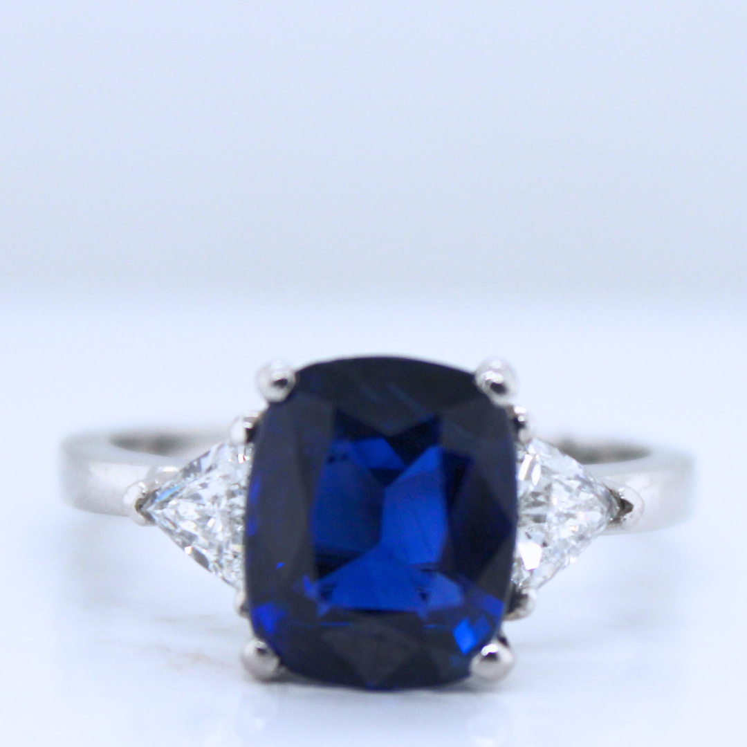 PLATINUM, SAPPHIRE & DIAMOND GIA 5.56 CTS.