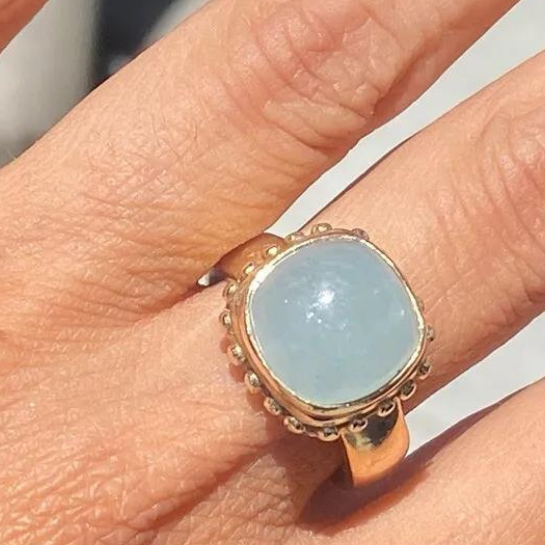 Chalcedony 14K Yellow Gold Fashion Ring 10.64 Grams