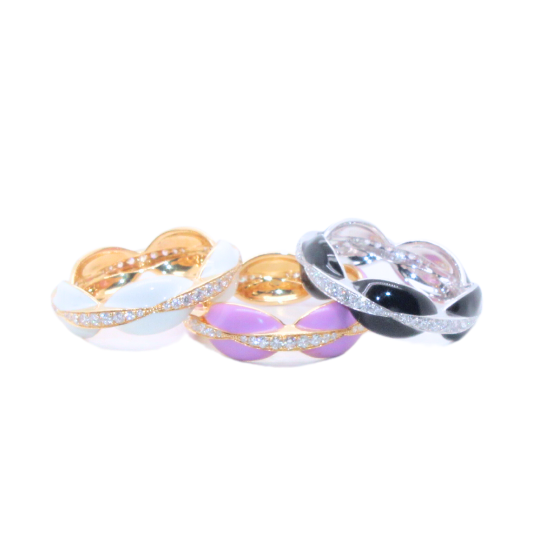 18K YELLOW GOLD- White eNAMEL RING