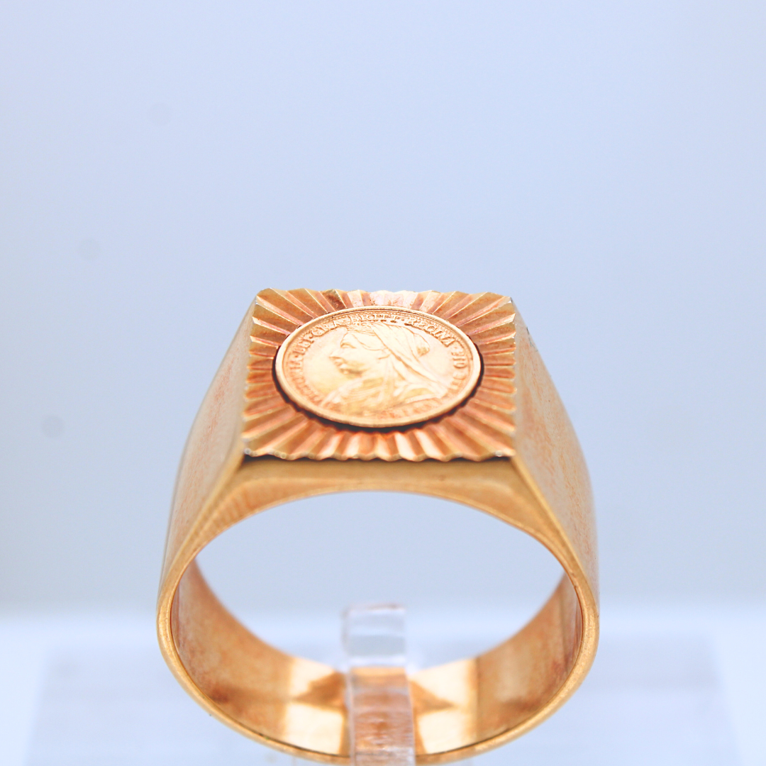 18k Yellow Gold Queen Victorian Coin Ring 10.26g