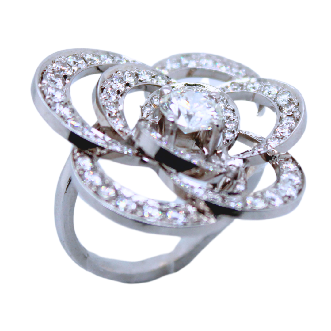 New Well Made 2.43ctw. Diamond Flower Ring in 18K White Gold Size 5 9.5 gram