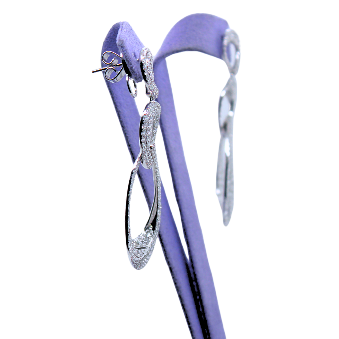 18k White Gold Diamond Dangling Earrings
