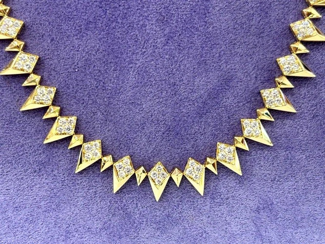18K yellow Gold Diamond Spike Design Necklace 3.07 Carats