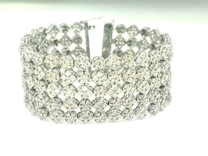 18K White Gold 5-Row Diamond Bracelet Apx. 18.00-20.00 Carats