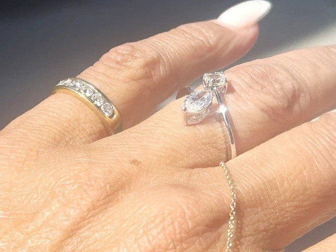 18K White Gold Pear & Emerald Diamond Crisscross Ring 0.83 Carats