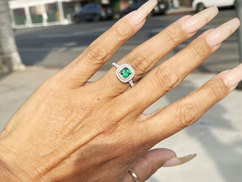 Demantiod Garnet & Diamond 18K White Gold Ring 1.00 Carats