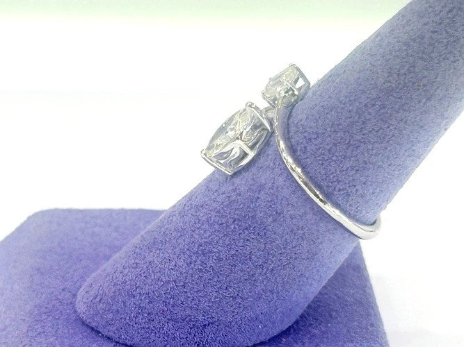 18K White Gold Pear & Emerald Diamond Crisscross Ring 0.83 Carats