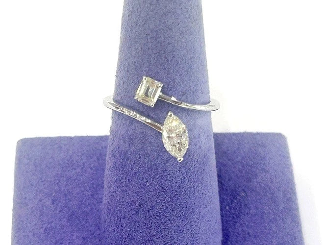 18K White Gold Pear & Emerald Diamond Crisscross Ring 0.83 Carats