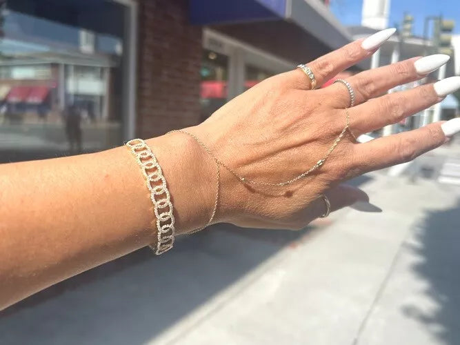 14K Yellow Gold Interlocking Circle Diamond Bangle Bracelet 1.06 Carats