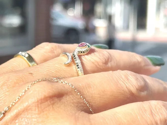 14K Yellow Gold Diamond Serpnte Wrap Ring 0.13 Carats