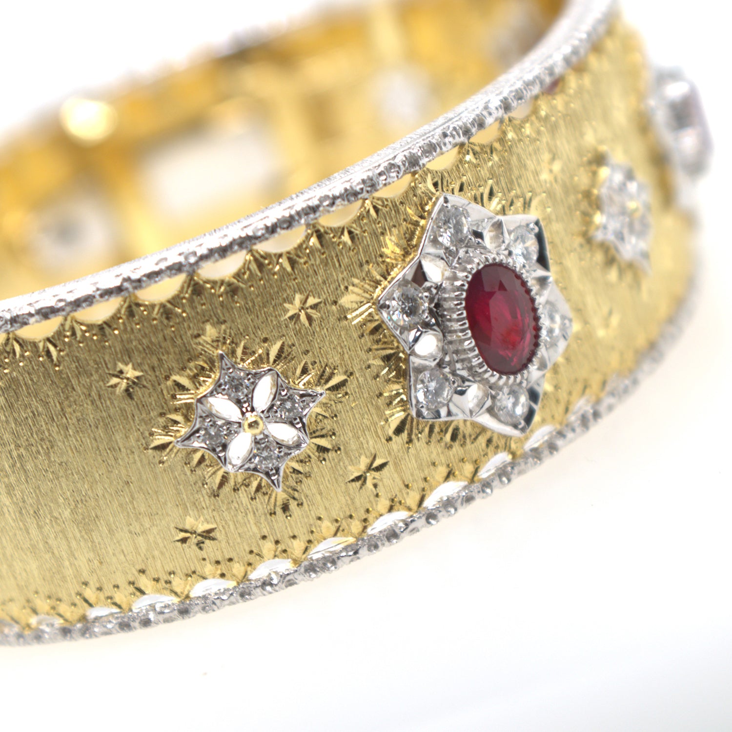 2.73CTW Ruby Diamond Bangle In 18K Yellow Gold