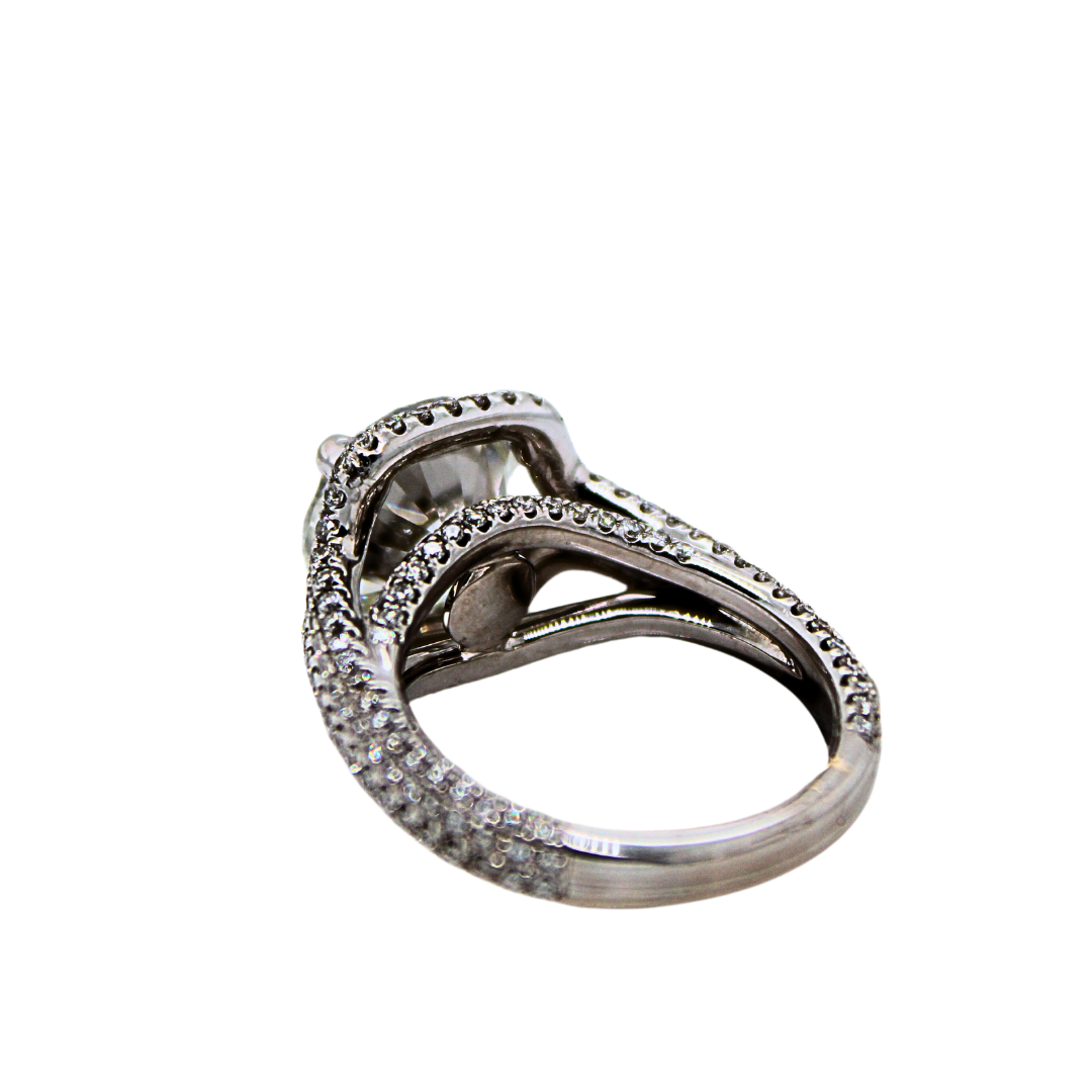 18K White Gold Round Brilliant Cut Diamond Ring