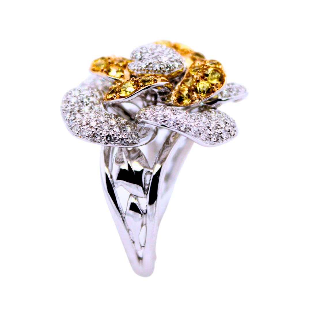 18K White and Yellow Gold Yellow Sapphire & Diamond Flower Cocktail Ring 2.35 Carats