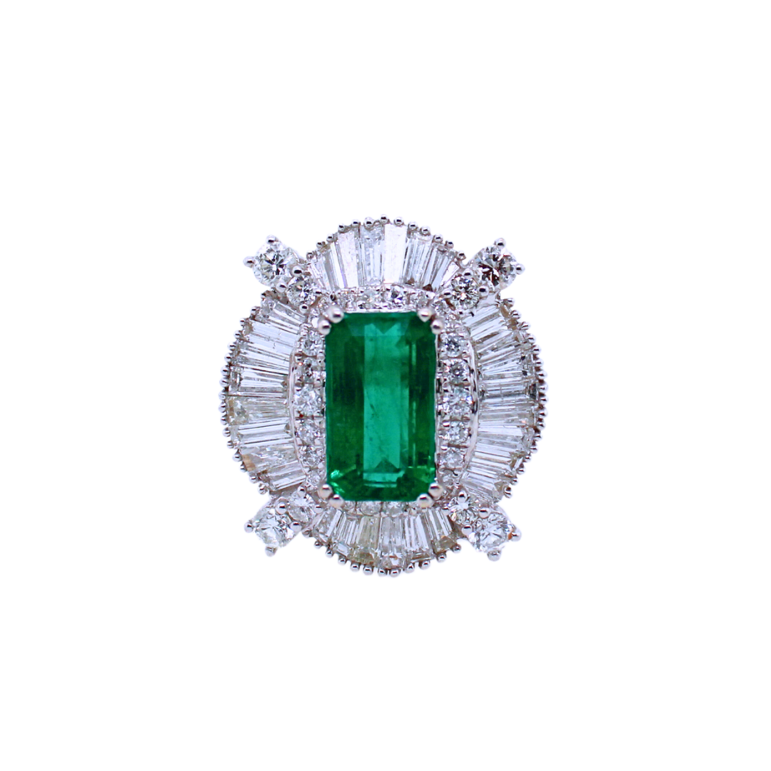 EMERALD BAGUETTE ROUND DIAMOND