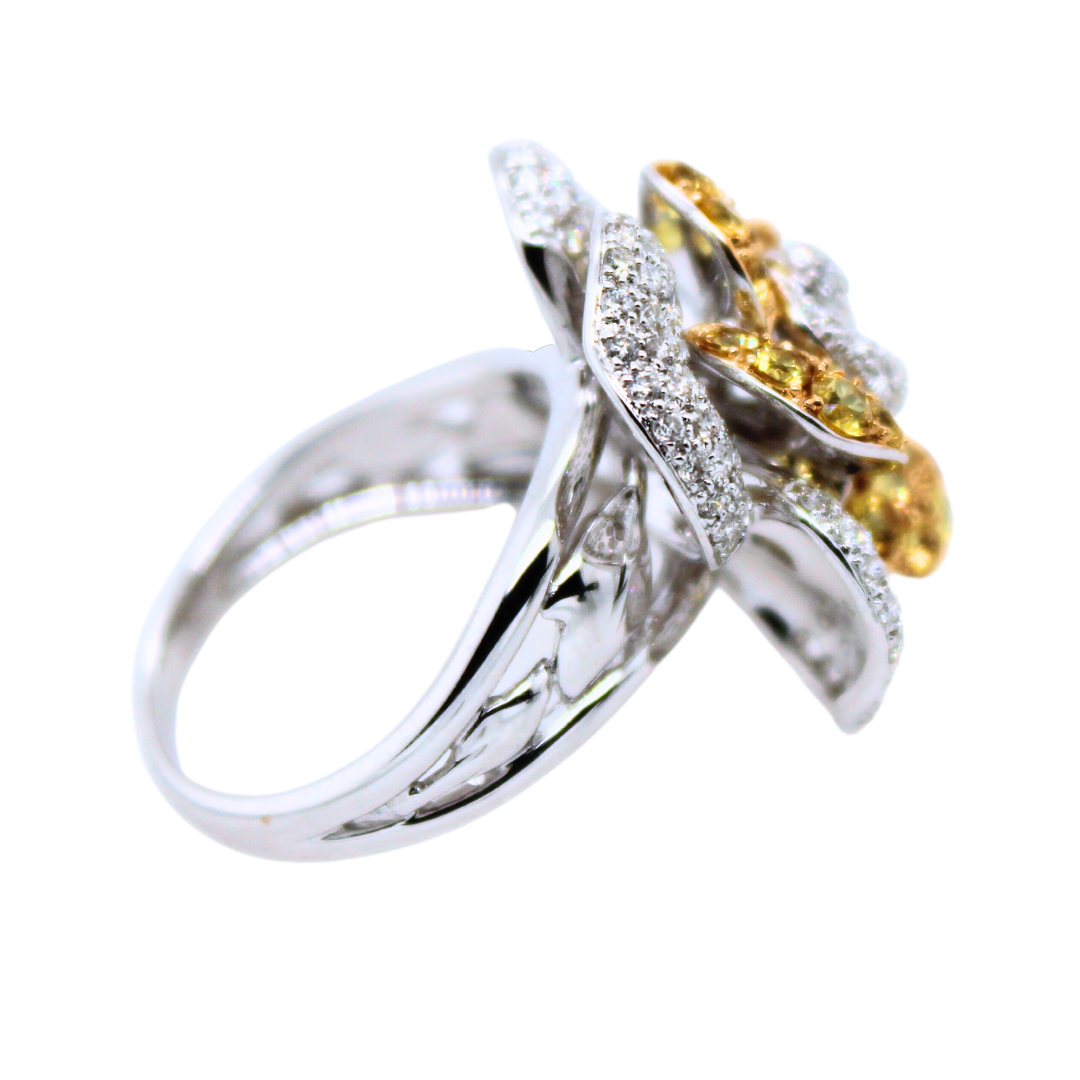 18K White and Yellow Gold Yellow Sapphire & Diamond Flower Cocktail Ring 2.35 Carats