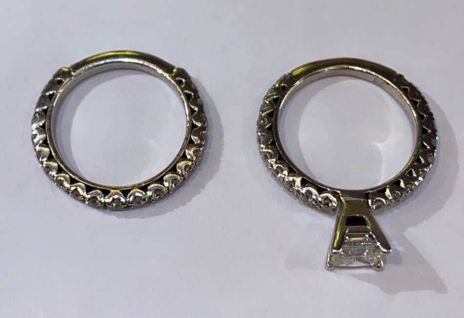 18K WHITE GOLD PRINCESS CUT DIAMOND RING WITH MATCHING BAND