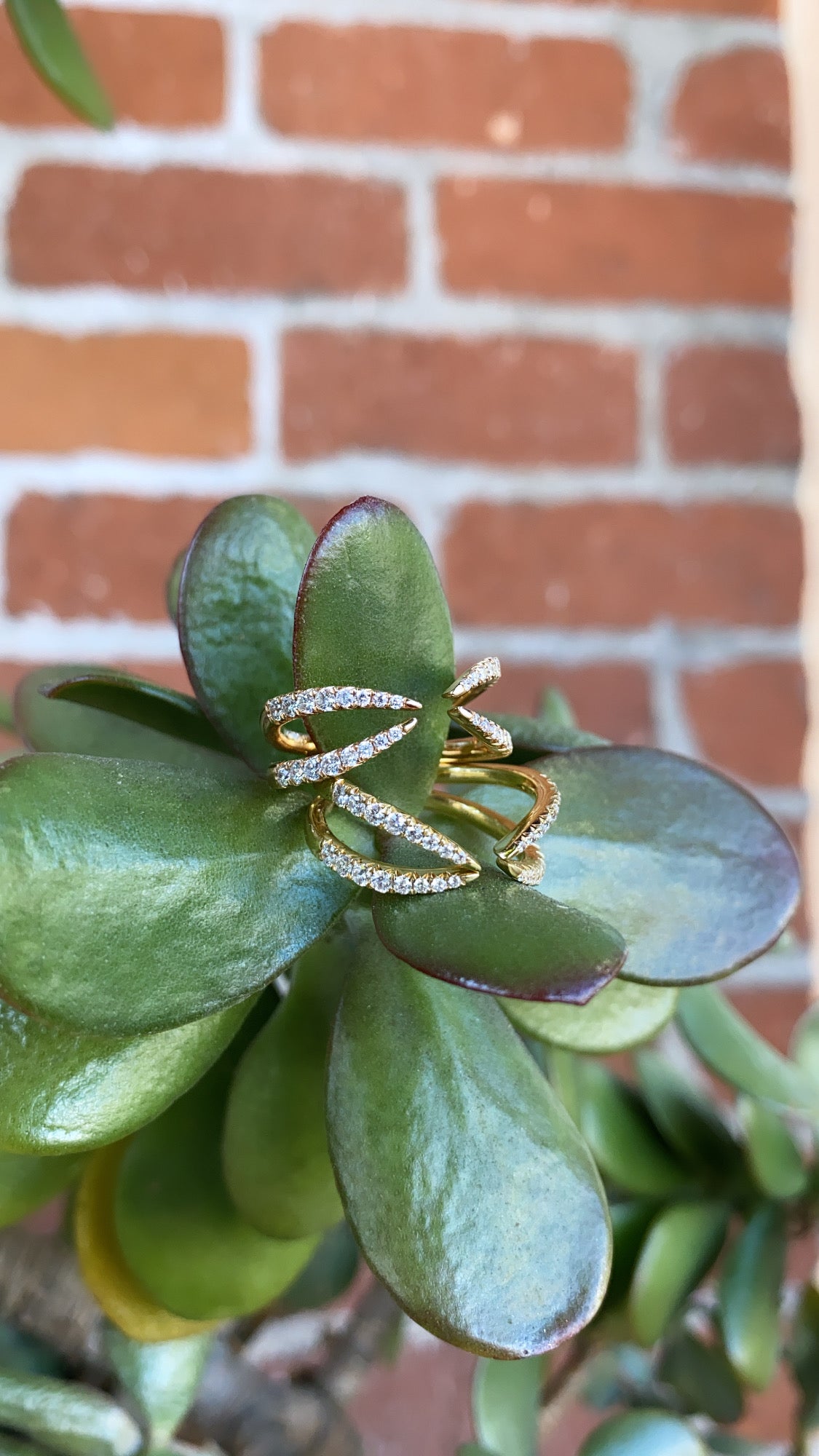 18K YELLOW GOLD DOUBLE-V RING