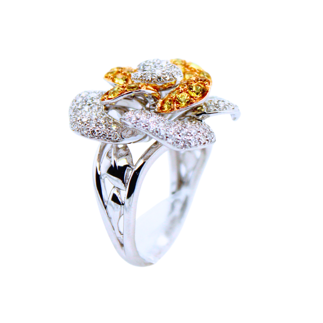 18K White and Yellow Gold Yellow Sapphire & Diamond Flower Cocktail Ring 2.35 Carats