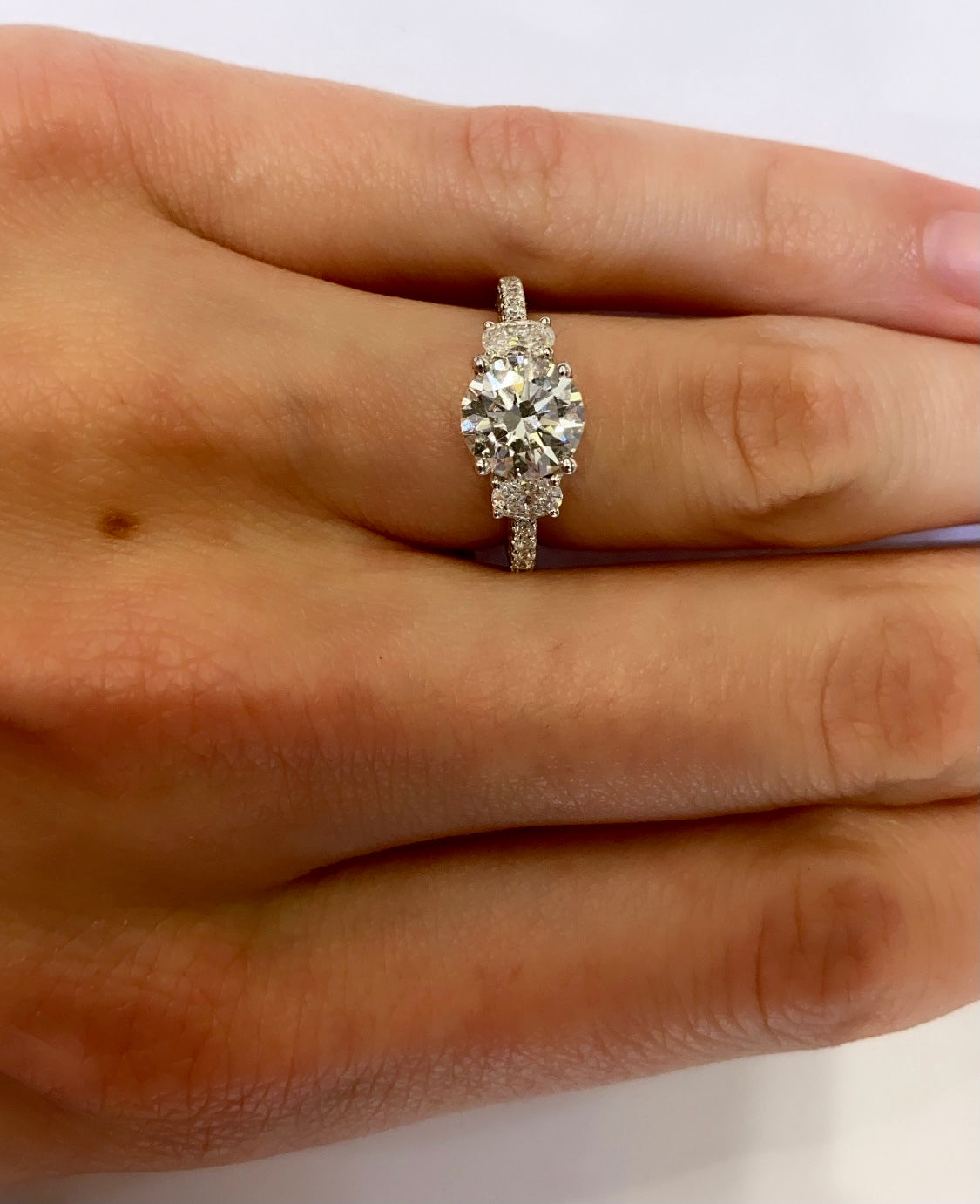 18K WHITE GOLD, 3-STONE WITH PAVE BAND, DIAMOND RING