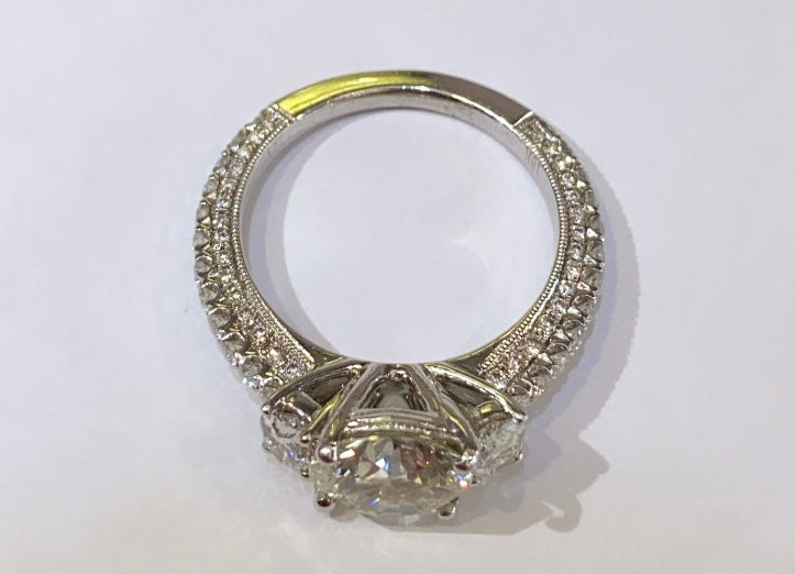 18K WHITE GOLD, 3-STONE WITH PAVE BAND, DIAMOND RING