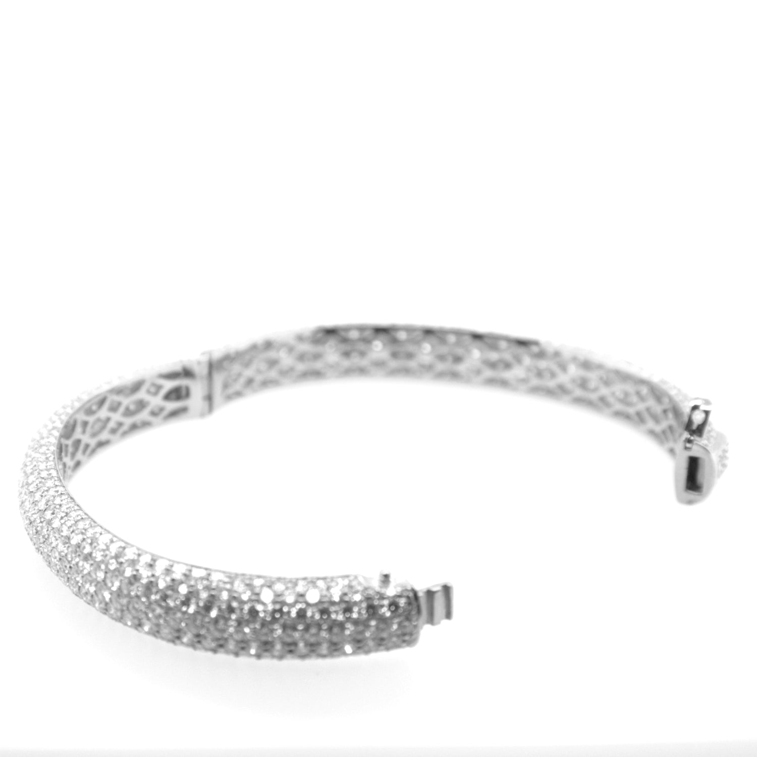 14.87CTW Diamond Bangle In 18K White Gold