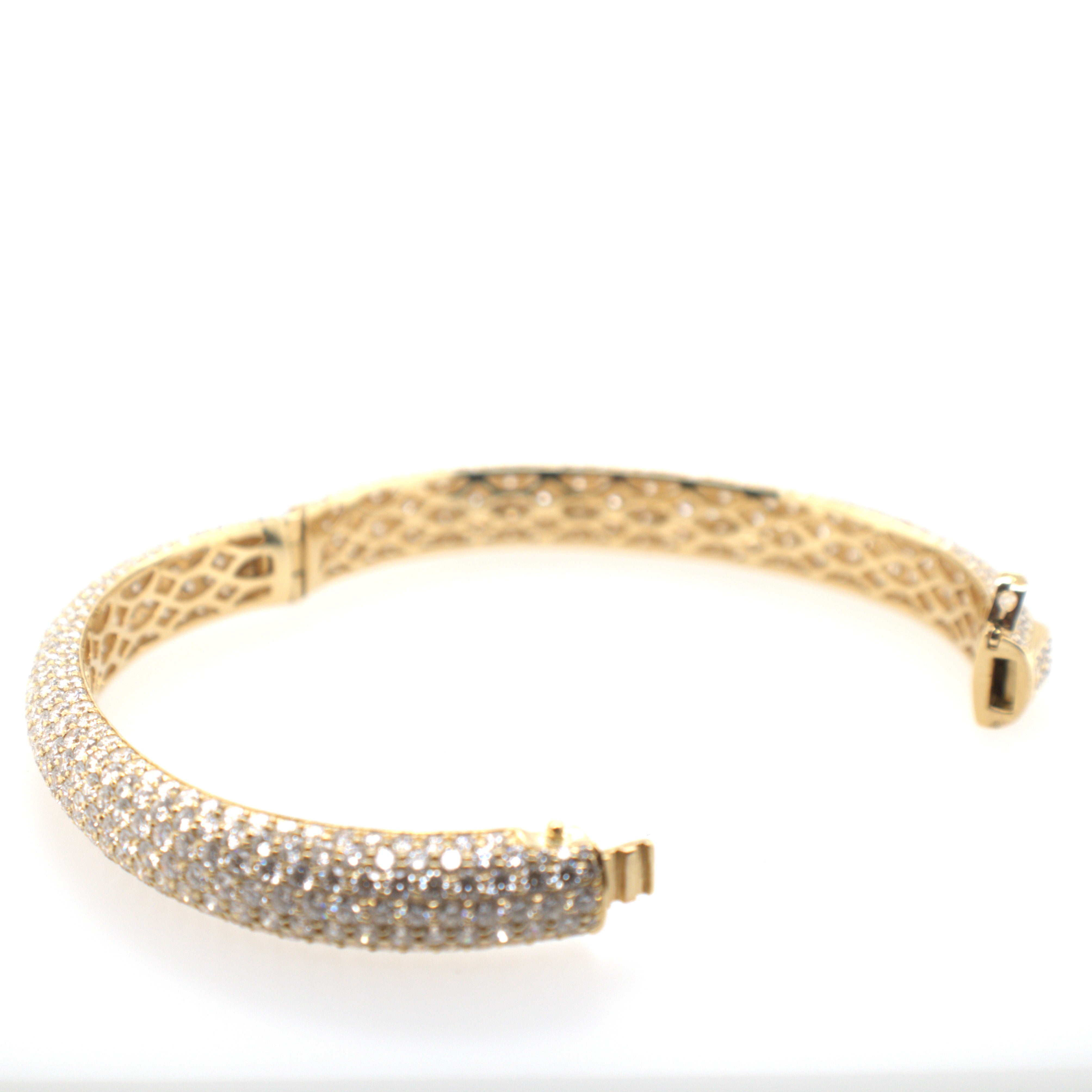 14.90CTW Diamond Bangle In 18K Yellow Gold