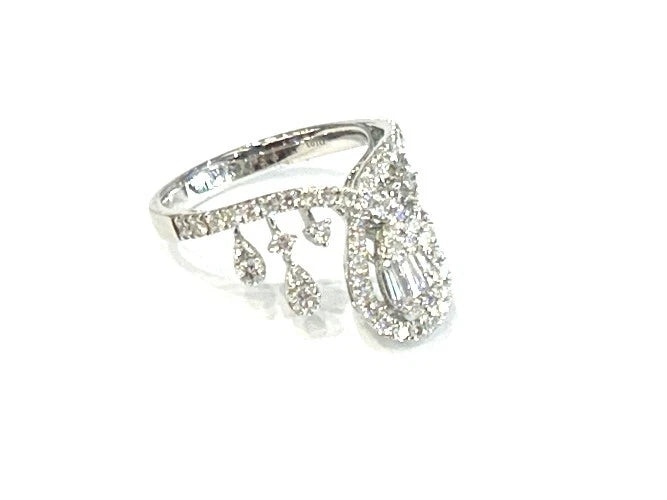 18k White Gold Crown Diamond Ring