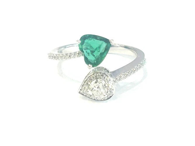 18K White Gold Heart Shaped Emerald & Diamond Heart Wrap Ring 1.00 Carats