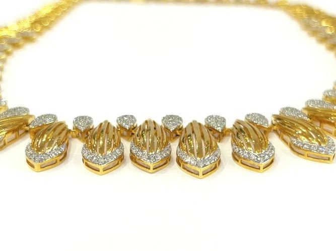 18K Yellow Gold Diamond Scalloped Graduated Necklace 4.99 Carats