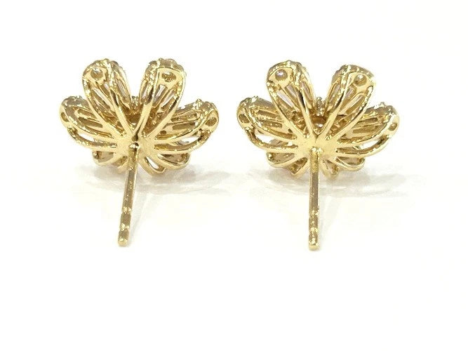 18K yellow Gold Baguette & Round Diamond Flower Earrings 1.25 Carats