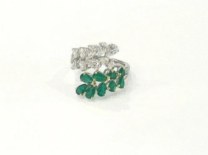 18K White Gold Natural Emerald & Diamond Leaf Wrap Ring 3.15 Carat Total Weight