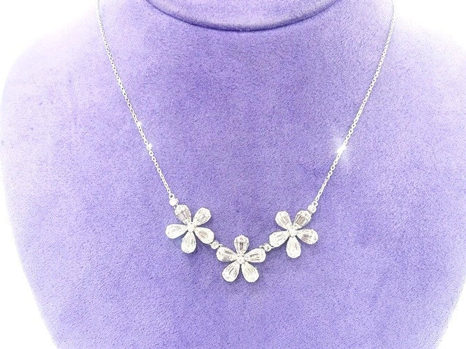 18K White Gold Triple Flower Diamond Necklace 2.69 Carats