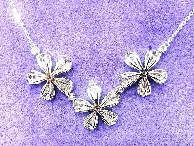 18K White Gold Triple Flower Diamond Necklace 2.69 Carats