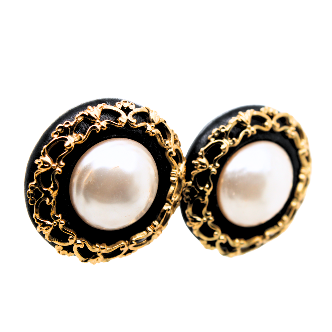 Authentic Vintage Chanel Moby Pearl Round Clip-On Leather Earrings