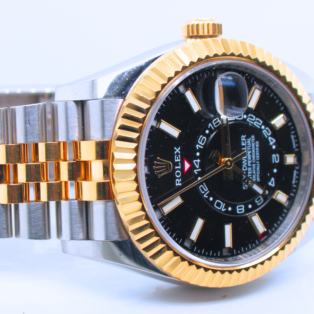 18KYG/SS Rolex Sky-Dweller 326933 Complete with box and paper