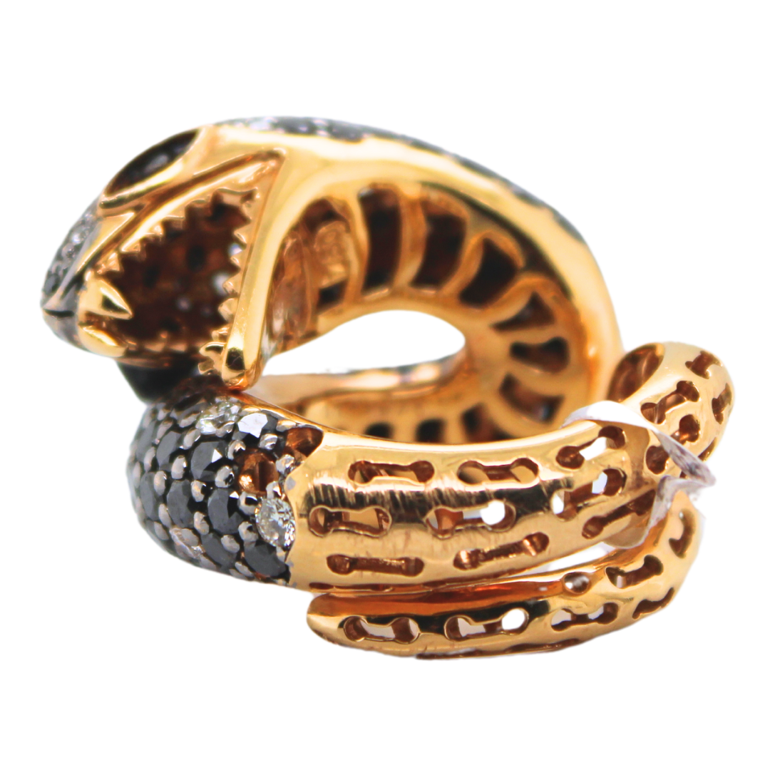 18k Yellow Gold Snake Black and White Diamond Ring