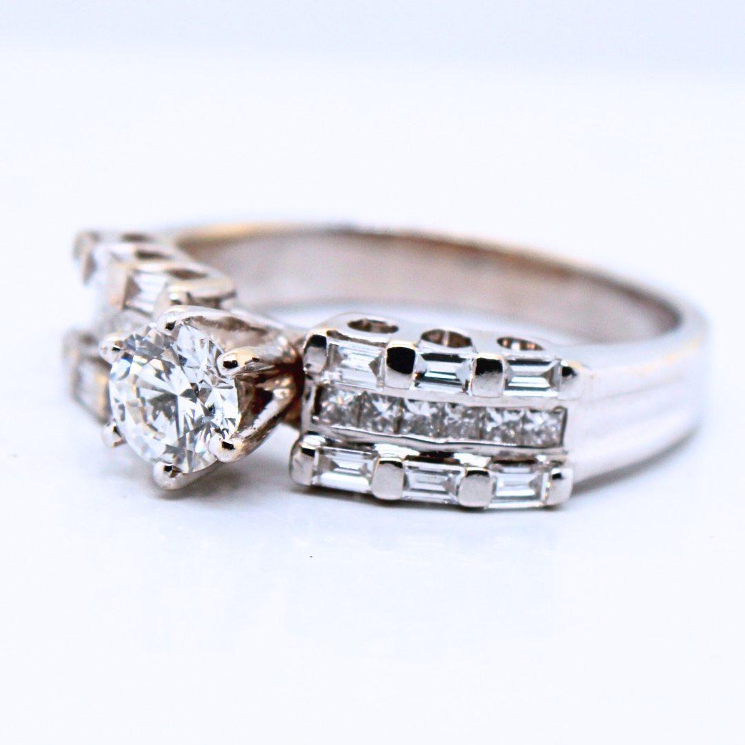 18k White Gold Engagement Ring 0.95CTW