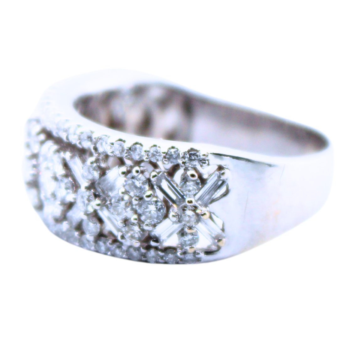 18k White Gold Diamond Ring 1.25CTW