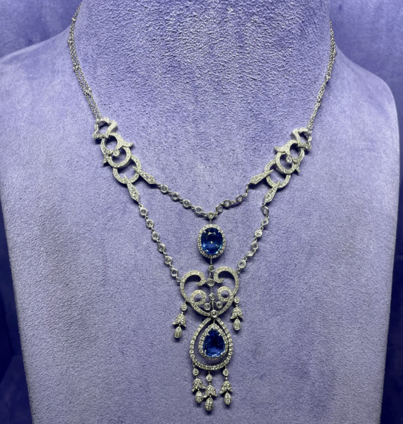 14.00 ctw. Diamonds Blue Sapphires Royal 18K Gold 26.6 g 16-17' inch Necklace