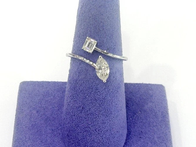 18K White Gold Pear & Emerald Diamond Crisscross Ring 0.83 Carats