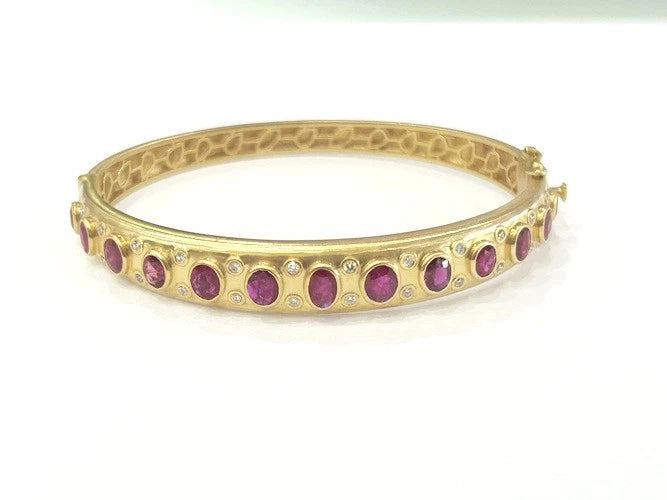 14K Yellow Gold Ruby & Diamond Bangle Bracelet 4.25 Carat Total Weight