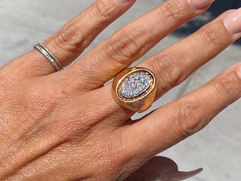 Diamond Oval 18KY Gold Signet Ring 0.70 Carats