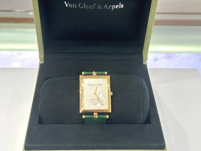 18K Yellow Gold Van Cleef & Arpels Lady Arpel Papillion Rectangular Watch HH3777