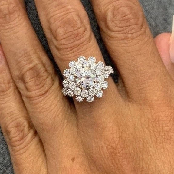 18K White Gold & Round Brilliant Cut Diamond Ring GIA 2.32 Tcw.
