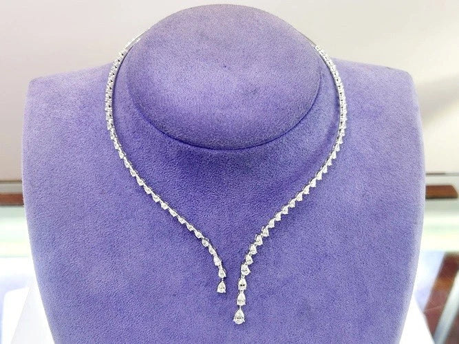 18K White Gold Diamond Collar hinged Choker Necklace 5.87 Carats        n c