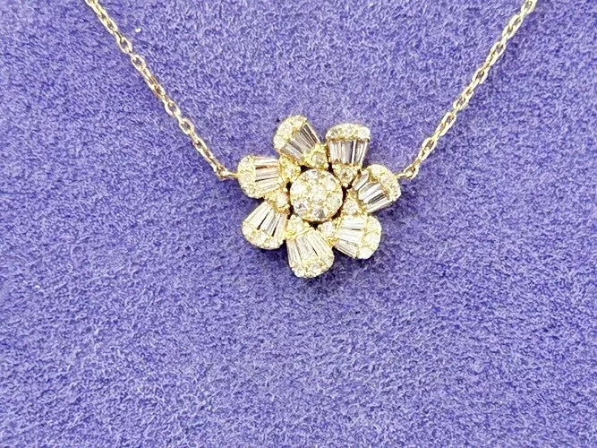 14K Yellow Gold 3-Staton Diamond Flower Necklace 1.20 Carat Total Weight