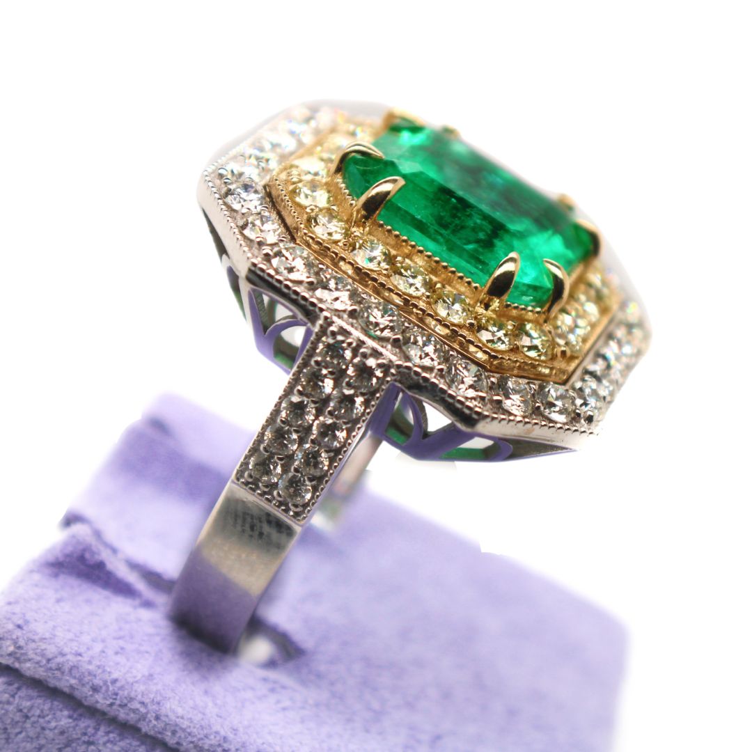 Vintage Emerald Diamond Ring