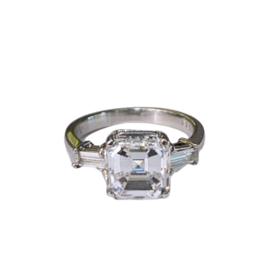 18K WHITE GOLD, VINTAGE 3 STONE DIAMOND ENGAGEMENT RING